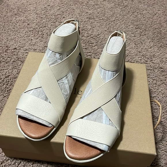 Kenneth Cole sandals size 6 - Picture 1 of 3